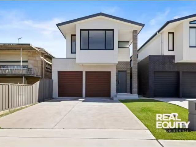 25A Market Street, MOOREBANK House for rent Listed by Investm.