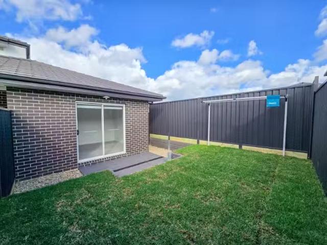 25b Sava Street, SPRING FARM House for rent Listed by Leyanah.
