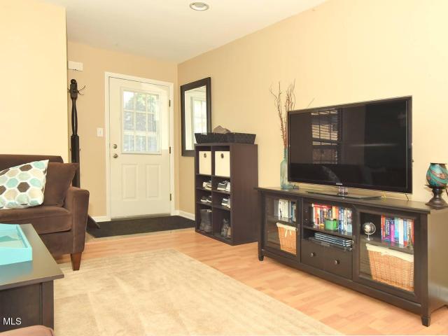 25B Pine Lane # APT 8