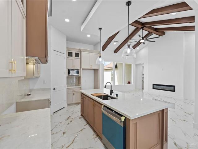 2604 E Conroe Road