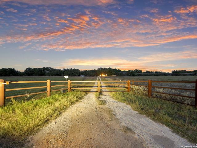 2605 Schuettig Rd, Poteet, TX 78065 | MLS #1915