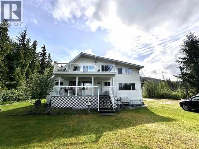 2605 1St Avenue, Terrace, BC, V8G 0G2 house for sale | Listing ID R3122 | Royal LePage