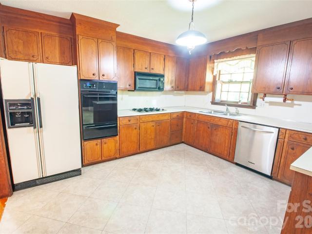 2607 Montgomery Drive