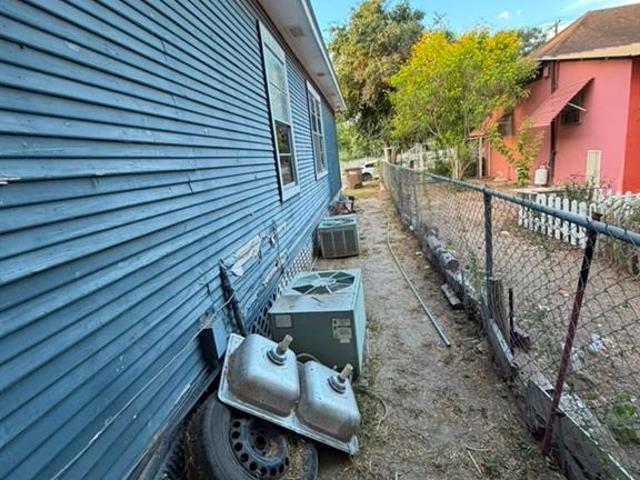 2607 Benitez Street A