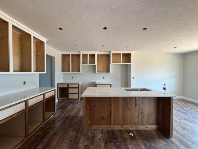 2608 W Pigeon Drive
