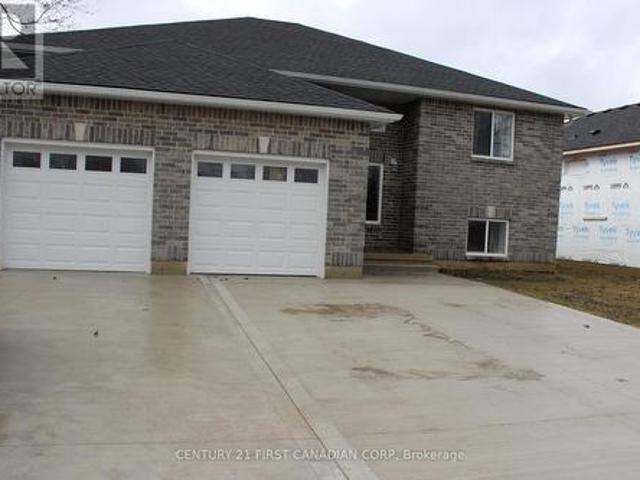 2609 Oil Heritage Road, Oil Springs, ON, N0N 1P0 house for sale | Listing ID X12865 | Royal LePage