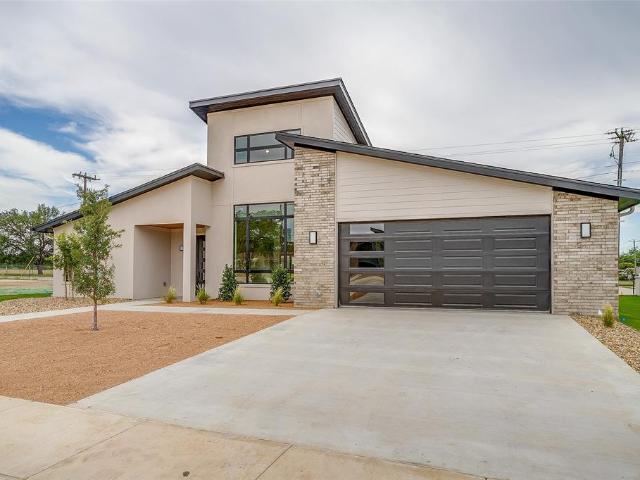 2600 Easy Street