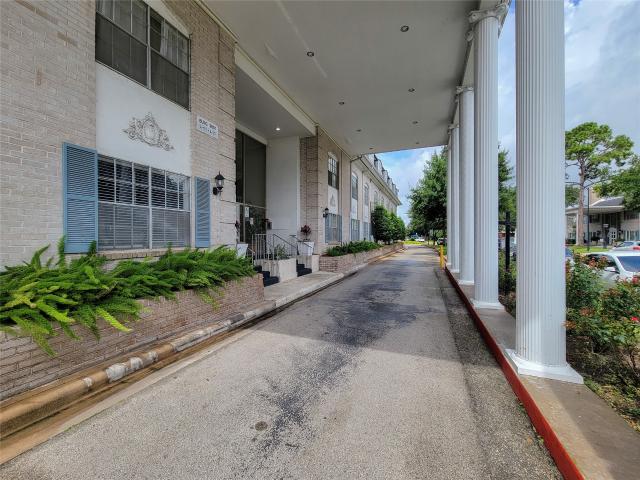 2601 Bellefontaine Street A104