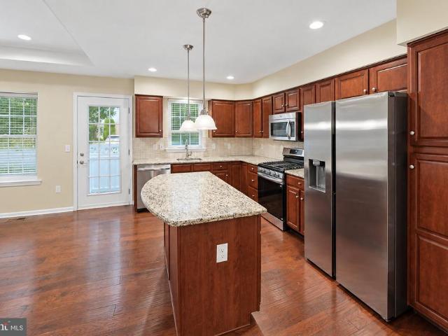 2601 Lexington Mews