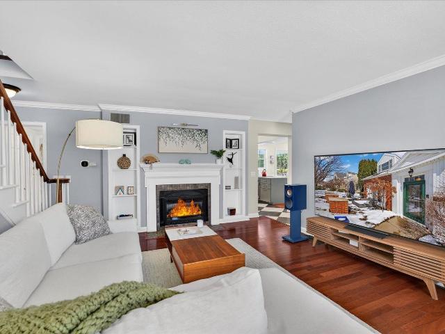 260 Kensington Drive