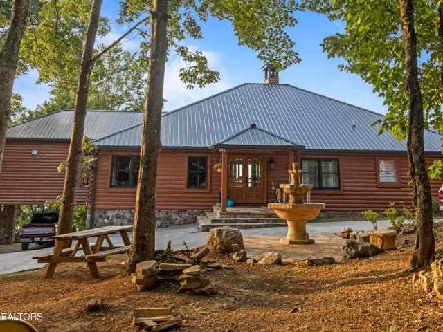 260 Lakeside Lodge Lane