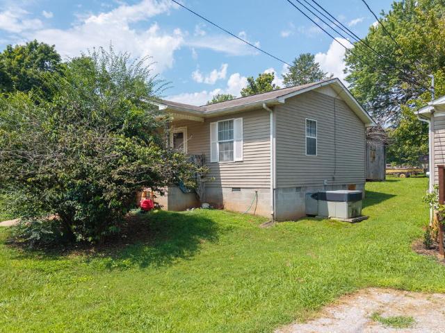 260 Mountain St