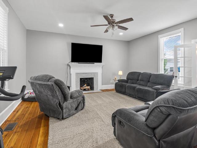 260 N Main St