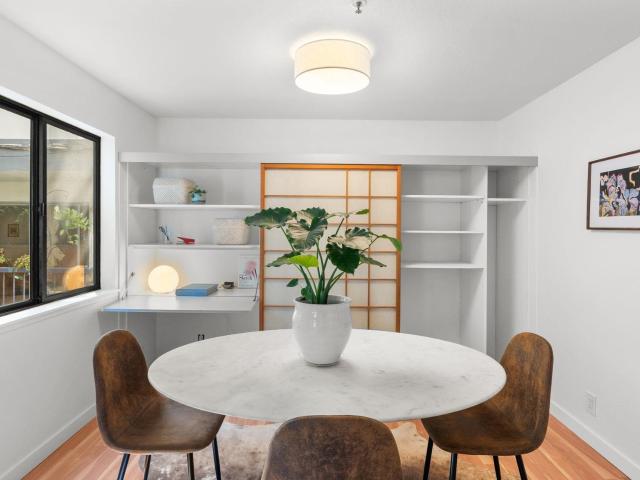 260 Perkins St 2E
