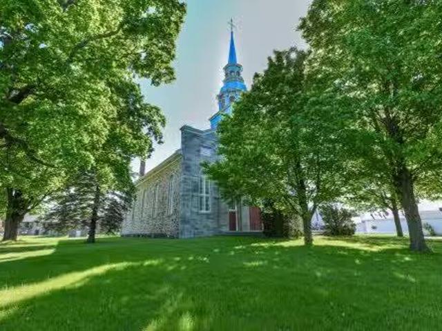 260 Rue St Joseph, Mont Saint Grégoire, QC, J0J 1K0 commerci.