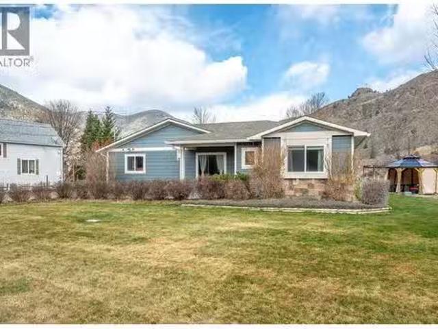 2616 Middle Bench Road, Keremeos, BC, V0X 1N2 house for sale.