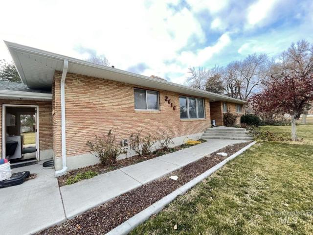 2616 Burton Ave