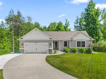 2616 Deerwood Circle