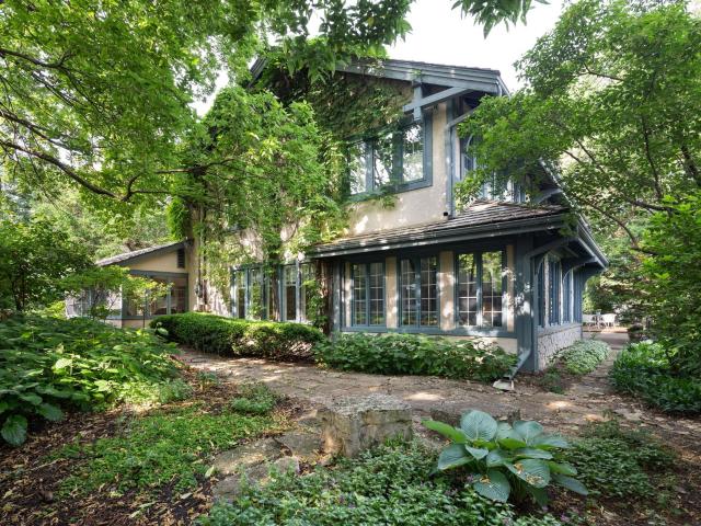 2617 Dean Parkway