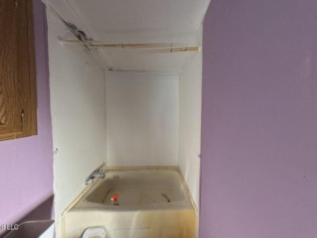 2618 Maclean Road