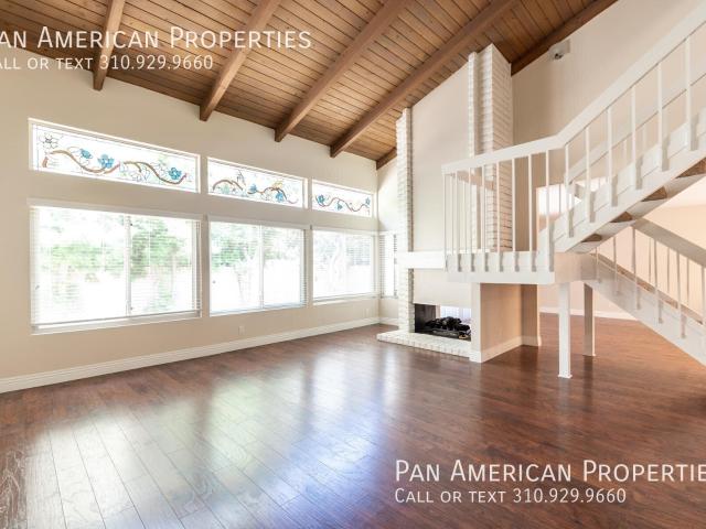 2610 N. Tustin Ave 2 beds, 1 full and 1 half bath