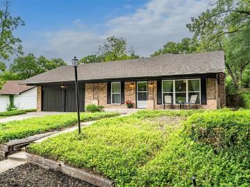 2610 Oak Cliff Lane