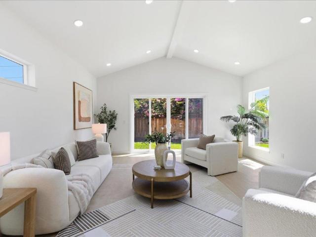 2611 Monticello