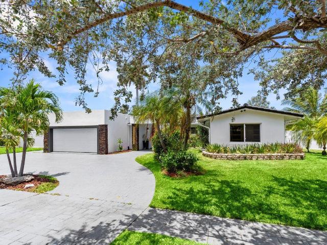 2611 NE 49th St, Lighthouse Point, FL 33064 | MLS #R11093