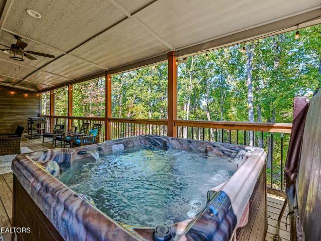2612 Cloud View Dr, Sevierville, TN 37862 | MLS #3307