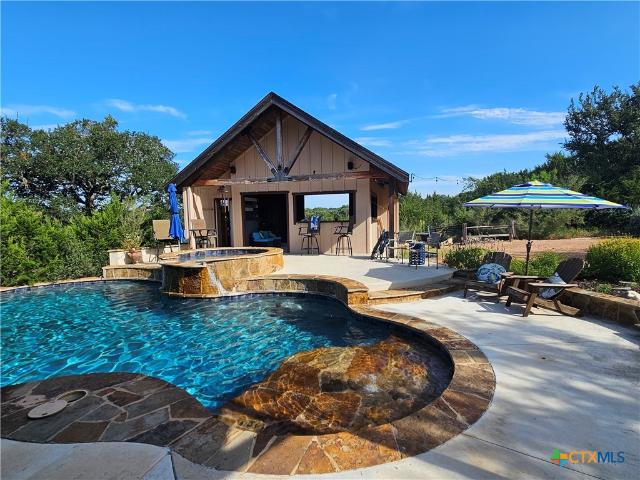 2613 Red Bud Way