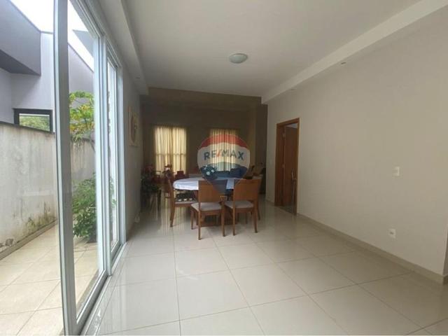 261 Área Útil Casa de Condomínio Alugar, 3 Dormitórios localizado em Jardim de Itapoan, Paulínia, São Paulo, 13140262 | Brasil