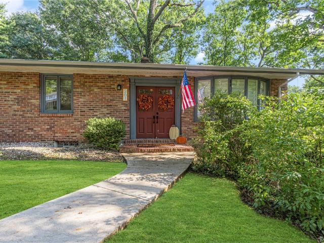 261 Geneva Dr