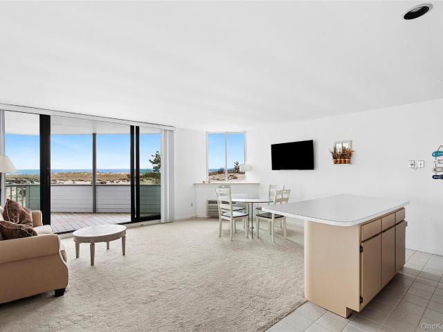 261 Dune Rd, Unit 5, Westhampton Beach, NY 11978 | MLS #931541
