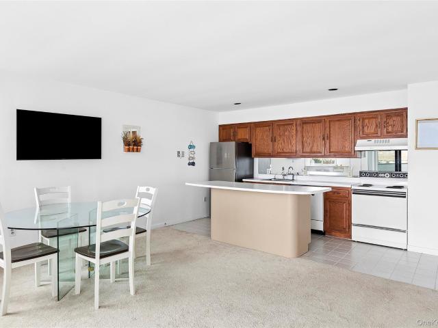 261 Dune Road 5