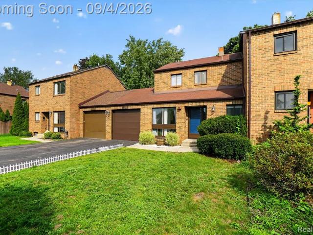 261 Heritage Commons Street