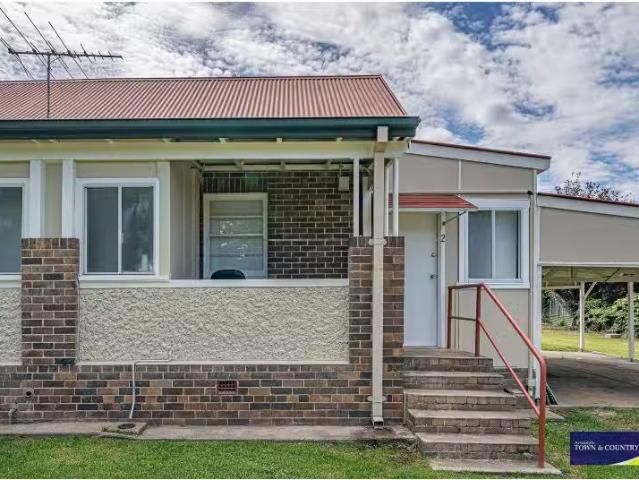 2/61 Markham Street, ARMIDALE Apartment for rent Listed by De.