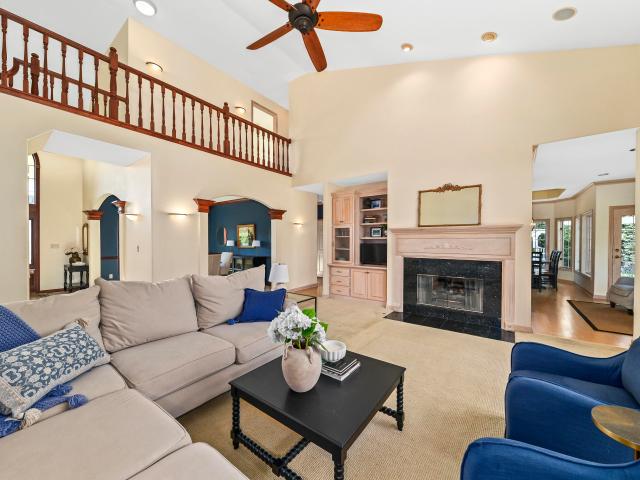 261 Steeple Pointe Cir
