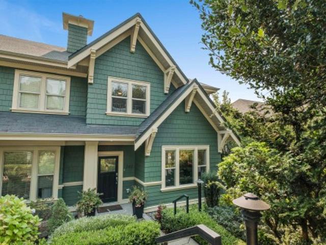 261 Queens Road E, North Vancouver, BC, V7N 4N7 townhouse for sale | Listing ID R3170 | Royal LePage