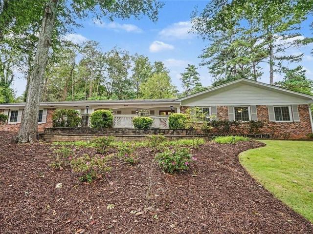 2624 Leslie Drive NE