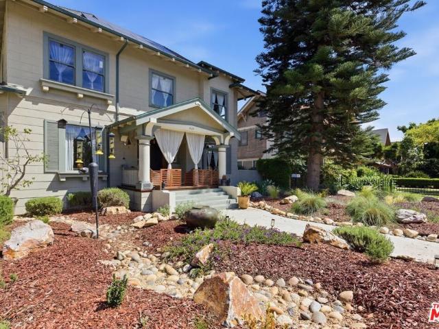 2624 Van Buren Place