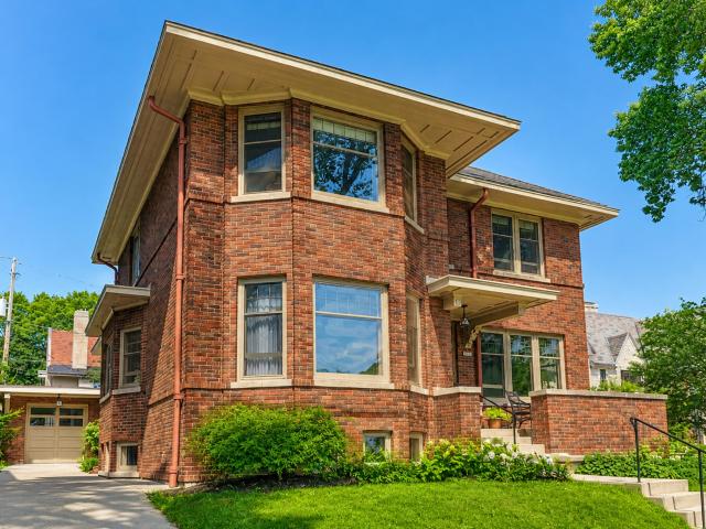 2625 N Wahl Ave