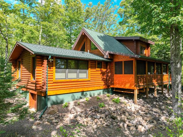 2626 Ridgeview Drive