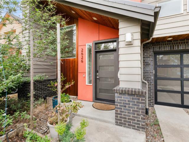 2626 SE 16TH AVE