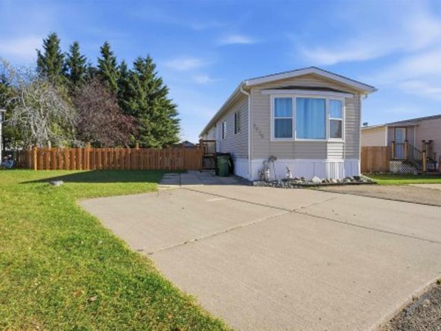 2626 10 Winterburn Road Northwest, Edmonton, AB, T5S 1T7 house for sale | Listing ID E4513 | Royal LePage