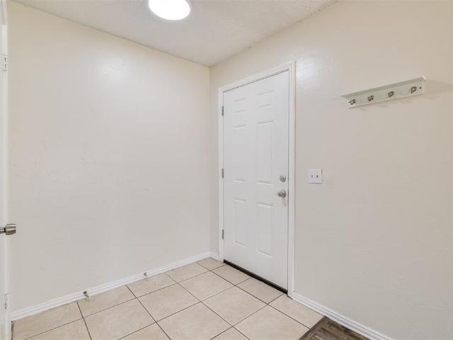 2628 N Ann Arbor Avenue # 102