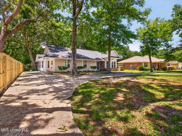 2621 Beachview Drive