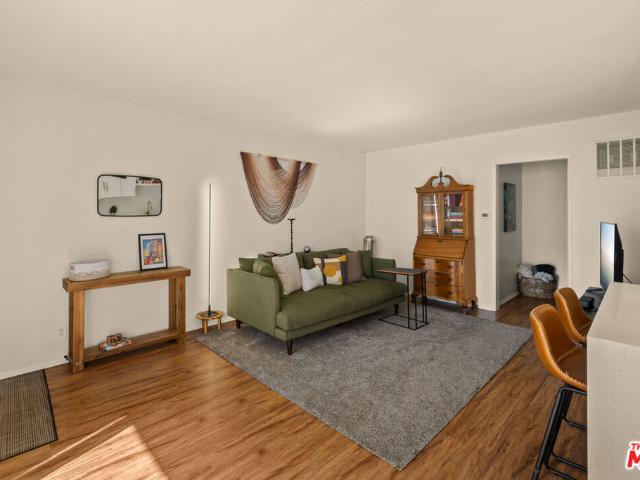 2621 Centinela Avenue 17