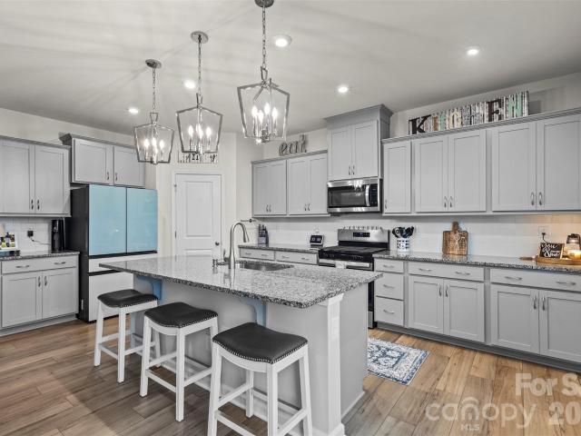 2621 Crimson Way