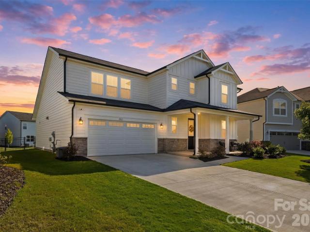 2621 Crimson Way