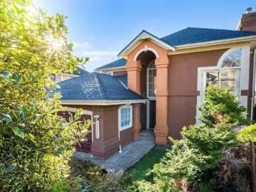 2622 Sandstone Crescent, Coquitlam, BC, V3E 2T8 house for sa.